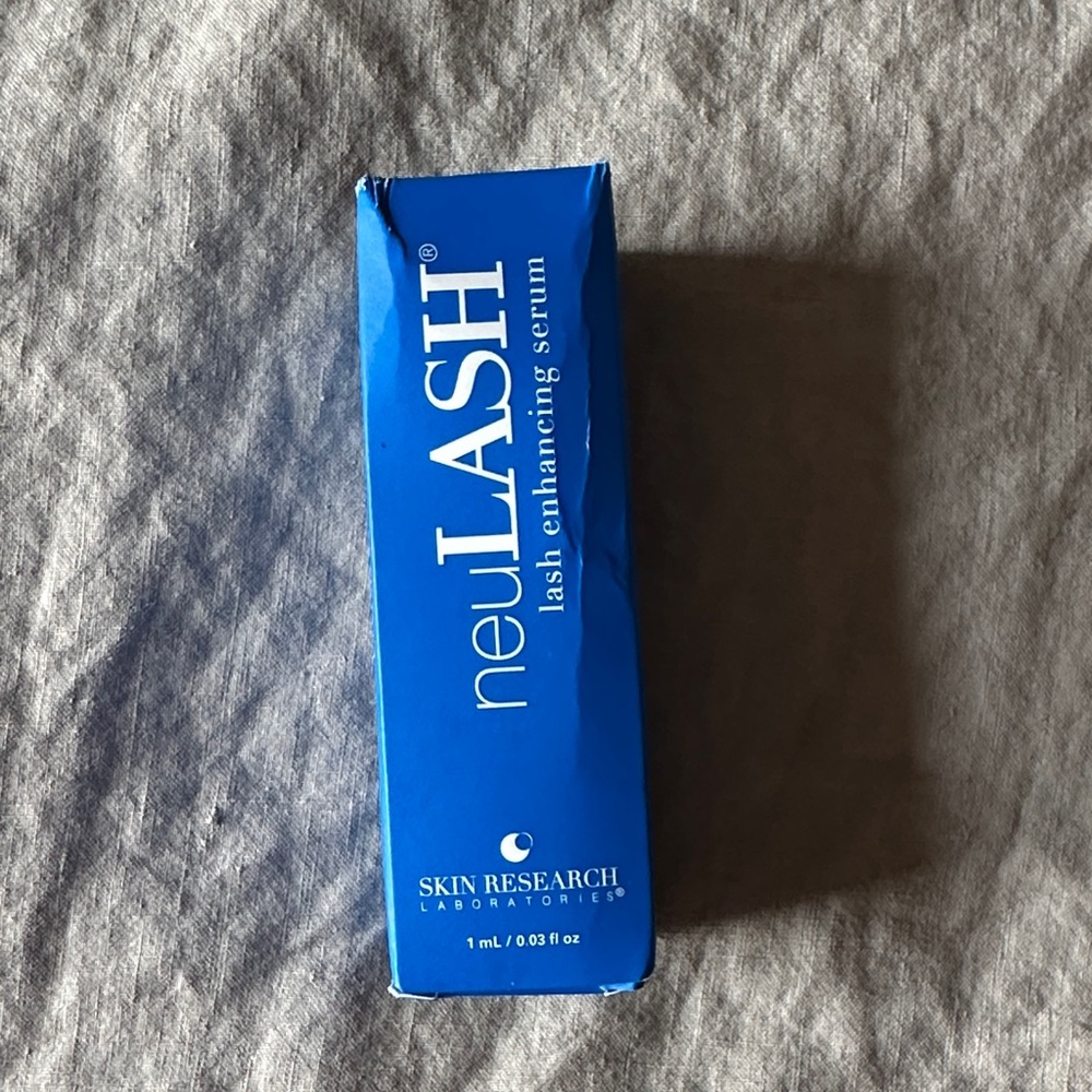 neuLASH lash Enhancing Serum